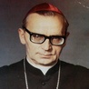 Bp Jan Wosiński przeżył 82 lata, w tym 57 lat w kapłaństwie i 34 lata w biskupstwie. W jego herbie biskupim było zawołanie "Niepokalana zwycięży!"