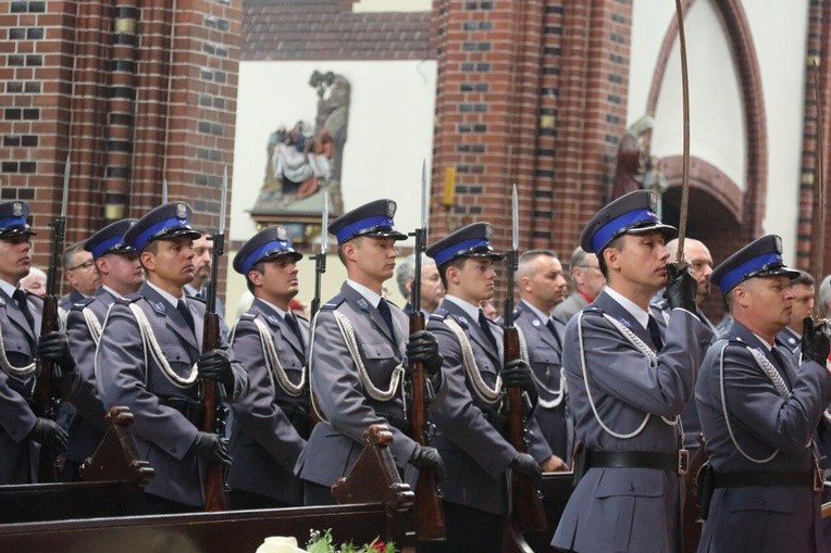 Śląscy policjanci na Mszy św. w dniu ich święta