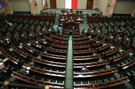 Sejm: Propozycja PiS ws. wynagrodzeń 