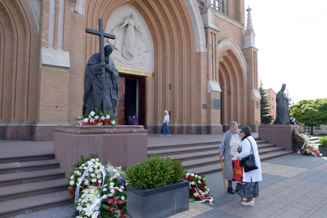 Pogrzeb abp. Zygmunta Zimowskiego w Radomiu