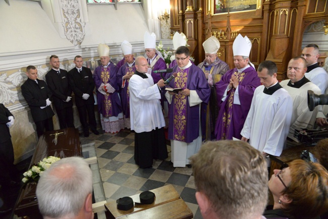 Pogrzeb abp. Zygmunta Zimowskiego w Radomiu