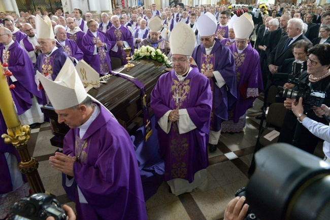 Pogrzeb abp. Zygmunta Zimowskiego w Radomiu