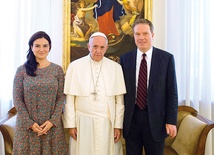 Amerykanin Greg Burke, numerariusz Opus Dei, będzie nowym dyrektorem Biura Prasowego Stolicy Apostolskiej. Jego zastępczynią została mianowana Hiszpanka Paloma García Ovejero, związana z Drogą Neokatechumenalną.