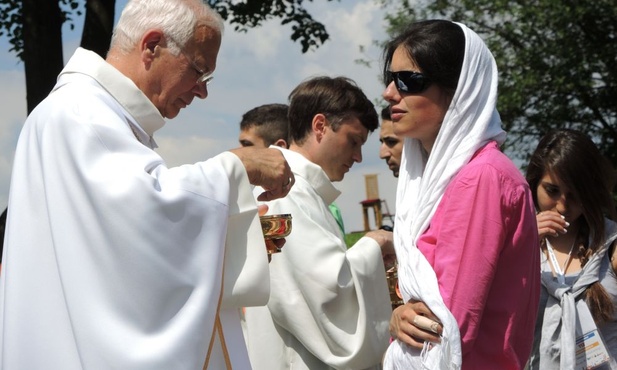 Bp Stanislas Lalanne z Pontoise także był ze swoimi młodymi