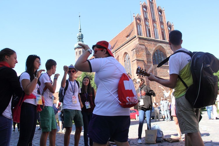 Pielgrzymi ŚDM w Słupsku na Zamku Książąt Pomorskich