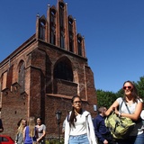 Pielgrzymi ŚDM w Słupsku na Zamku Książąt Pomorskich