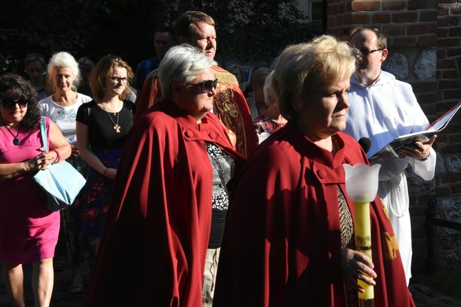 Symbole ŚDM w kościele Świętego Krzyża