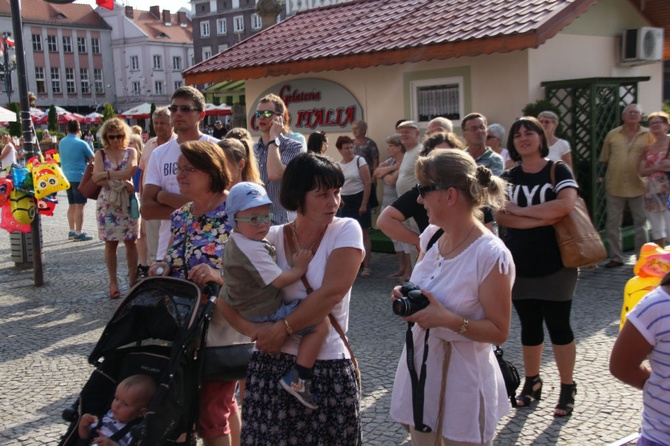 Wieczór Kultury w Raciborzu: Włosi, Francuzi, Libańczycy, Bahrańczycy