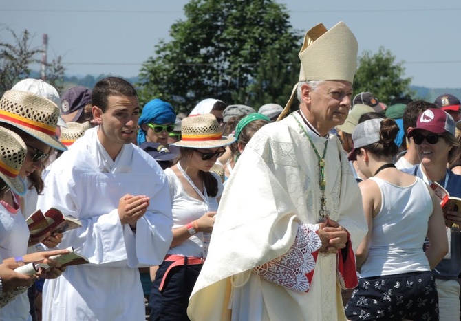 Trójkolorowi pod krzyżem w Starym Bielsku