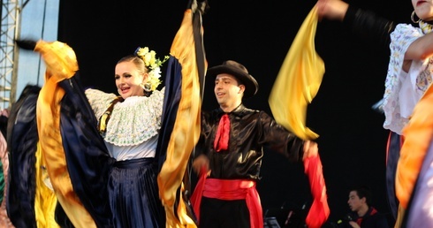 Wiara wyrażana folklorem