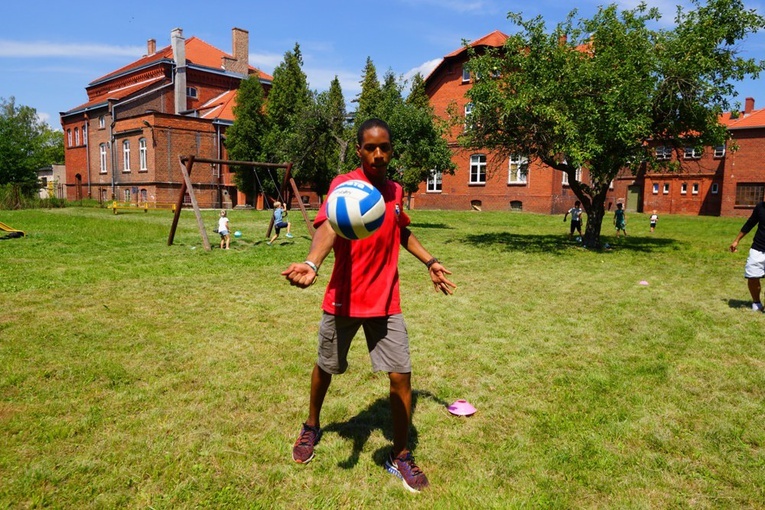 Szwajcaria, Kolumbia i Kanada w ośrodkach Caritas