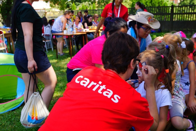 Szwajcaria, Kolumbia i Kanada w ośrodkach Caritas