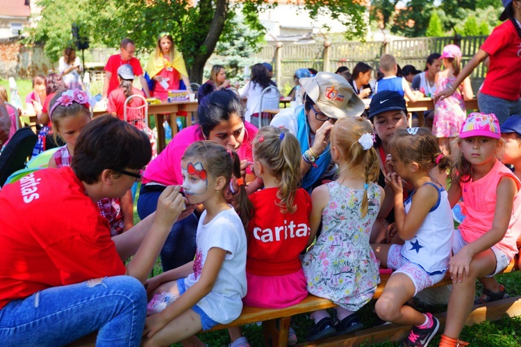 Szwajcaria, Kolumbia i Kanada w ośrodkach Caritas