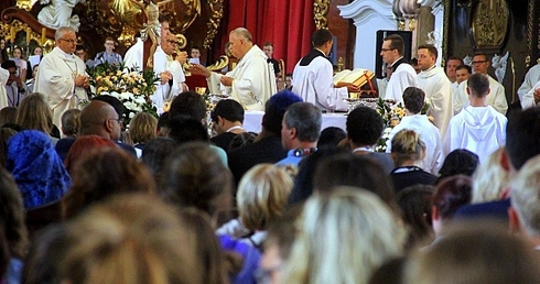 Tysiące przed Matką Bożą Łaskawą