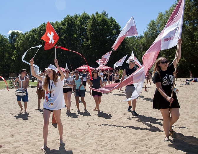 Plażing, smażing i modlitwa