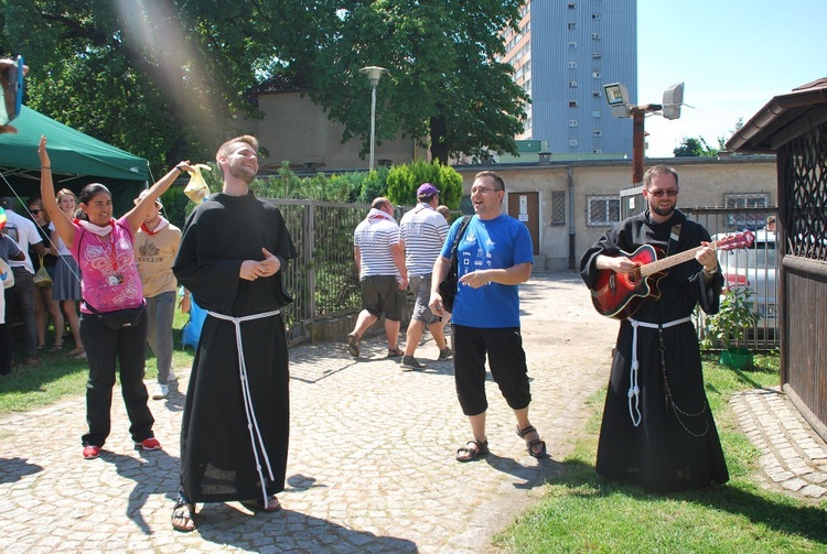 U franciszkanów na Kruczej tańce, hulanki i modlitwa!