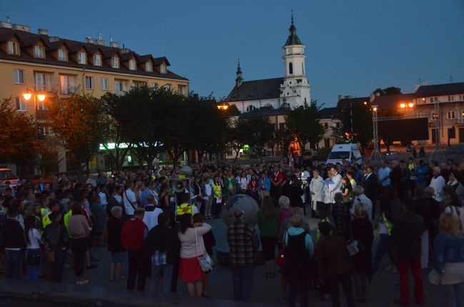 Procesja Miłosierdzia w Ostrowcu Świętokrzuskim