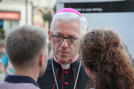 Abp Wiktor Skworc na YAI Festival w Żorach