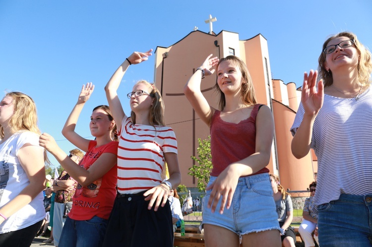 "Festiwal narodów" u Karoliny