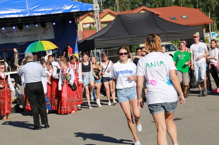 "Festiwal narodów" u Karoliny