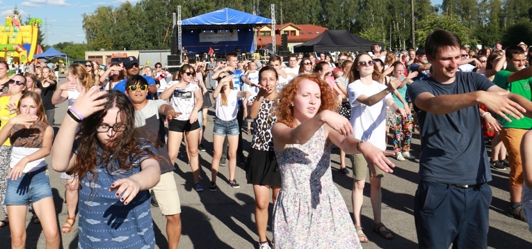 "Festiwal narodów" u Karoliny