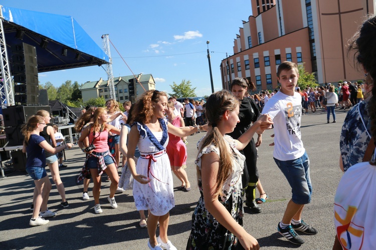 "Festiwal narodów" u Karoliny