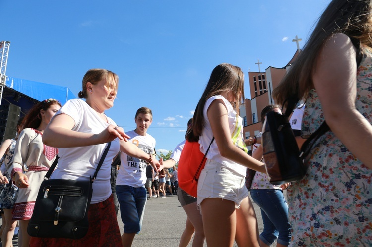 "Festiwal narodów" u Karoliny