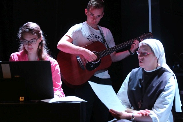 Fausystem i goście - przed koncertem dla uczestników ŚDM