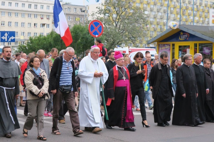 Z krzyżem ulicami Gdyni