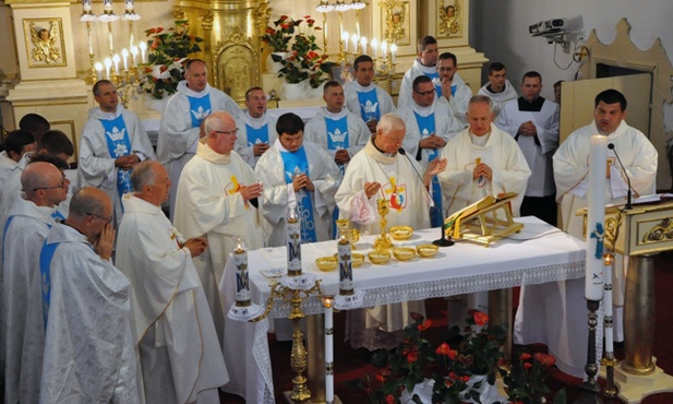 Mszy św. przewodniczył bp Adam Odzimek