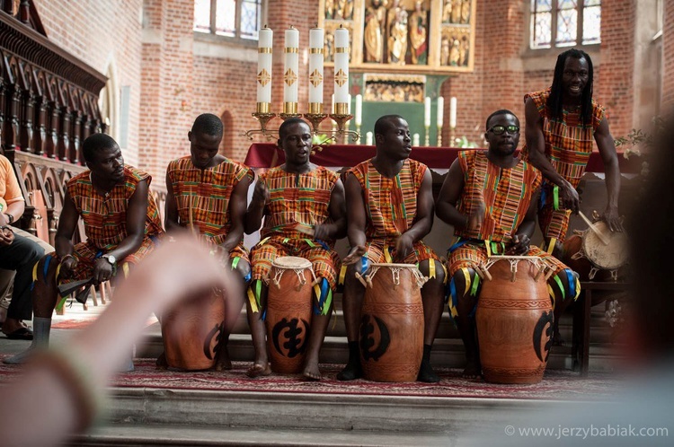 Szatan boi się ludzi wesołych - Ghana, Sierra Leone i Liberia