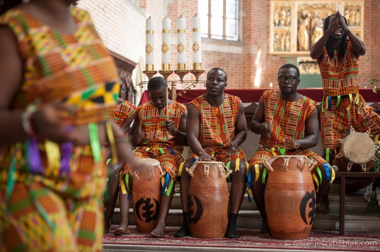 Szatan boi się ludzi wesołych - Ghana, Sierra Leone i Liberia