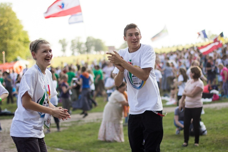 ŚDM w Gietrzwałdzie. Prezentacja grup