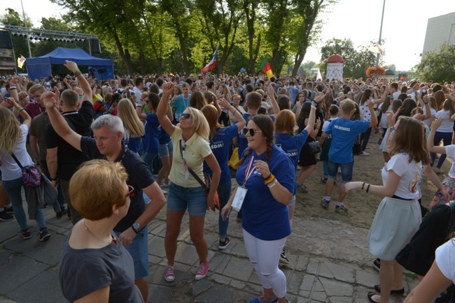 ŚDM-owy polonez i Apel Młodych w Radomiu