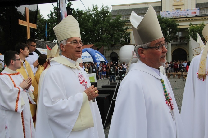 Msza św. na Starym Rynku w Łowiczu