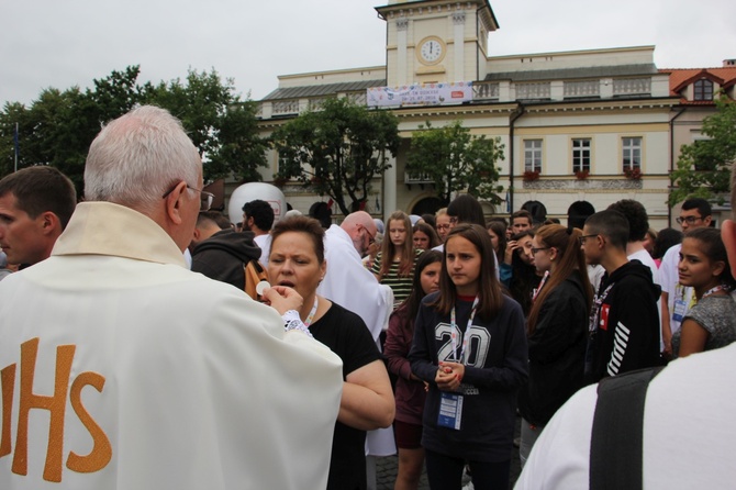 Msza św. na Starym Rynku w Łowiczu