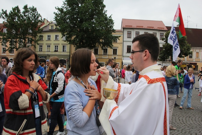 Msza św. na Starym Rynku w Łowiczu