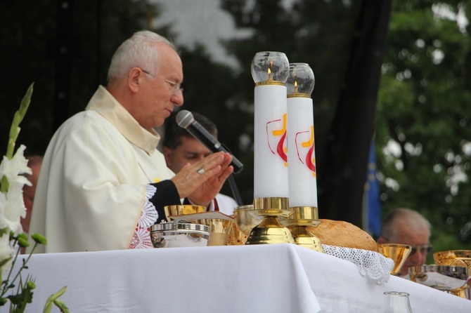 Msza św. na Starym Rynku w Łowiczu