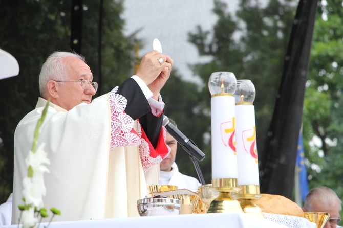 Msza św. na Starym Rynku w Łowiczu