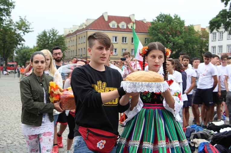 Msza św. na Starym Rynku w Łowiczu