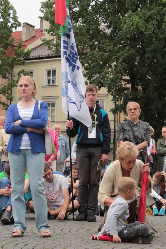 Msza św. na Starym Rynku w Łowiczu