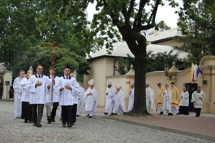 Msza św. na Starym Rynku w Łowiczu