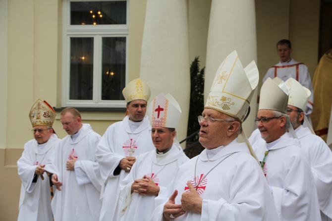 Msza św. na Starym Rynku w Łowiczu