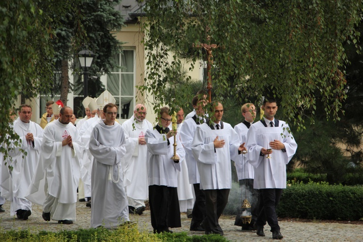 Msza św. na Starym Rynku w Łowiczu