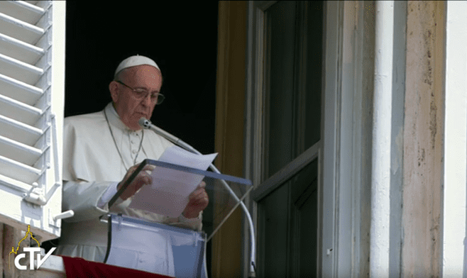 Franciszek modli się za ofiary zamachów w Monachium i Kabulu