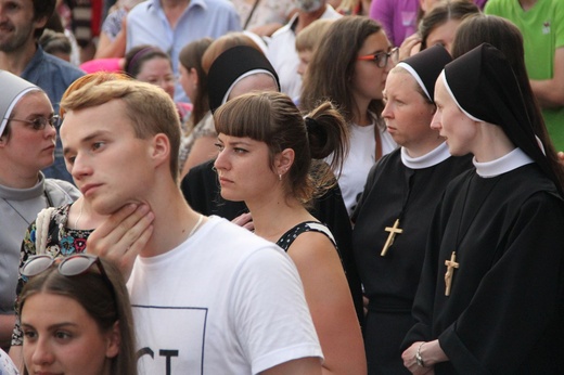 "Pożegnanie" na tarnowskim rynku