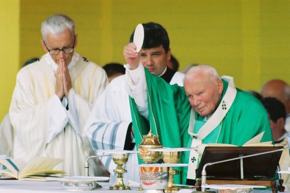 A słowo stało się Ciałem i zamieszkało wśród nas (J 1, 14)