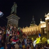 Kraków: Śpiewy i tańce na ulicach