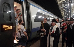 Superpociągi dla superpielgrzymów