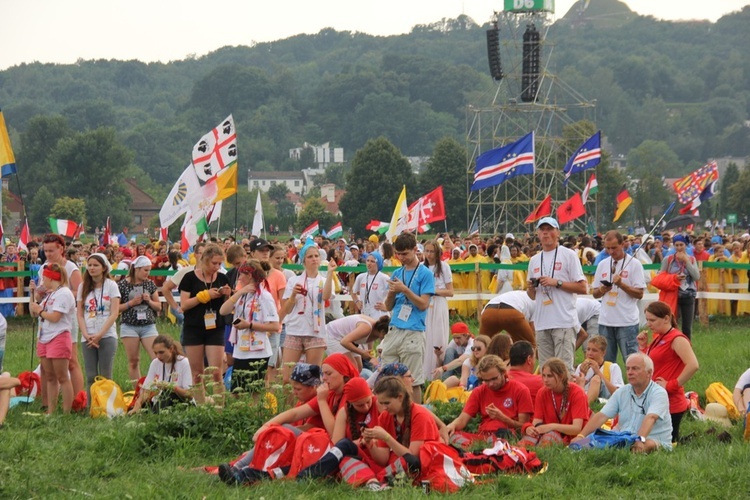 Łowicka młodzież na Błoniach w Krakowie